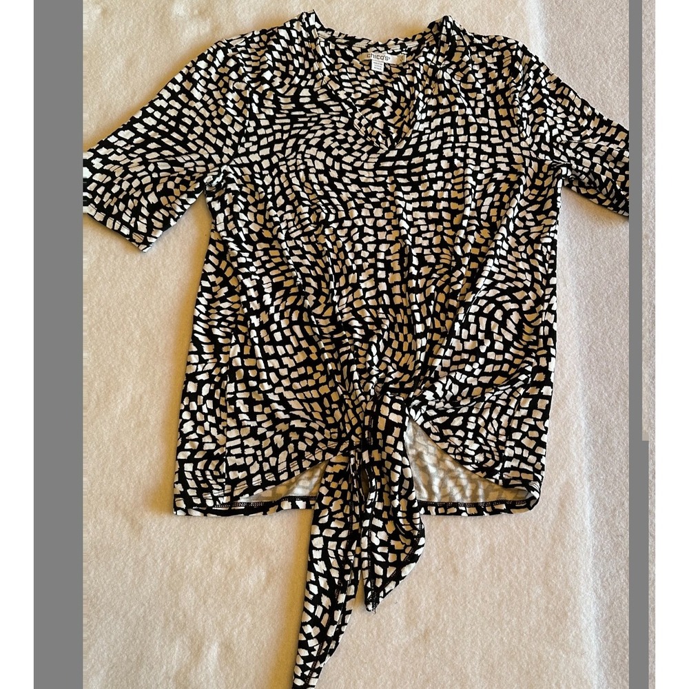 Chicos Womens Top Size 0 US Small Black White Geometric Front Tie V Neck Blouse